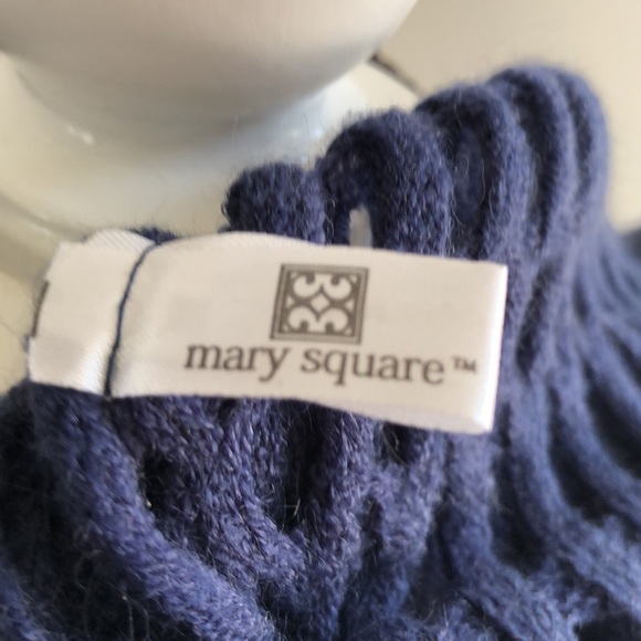 Scarf - Picture 4 of 5